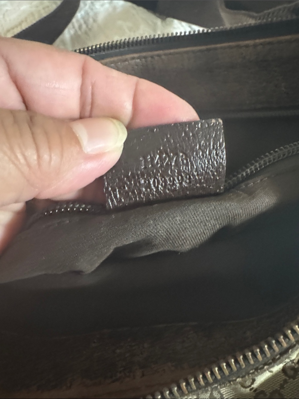 Gucci Beige Monogram Crossbody with Brown Trim - Picture 2 of 8